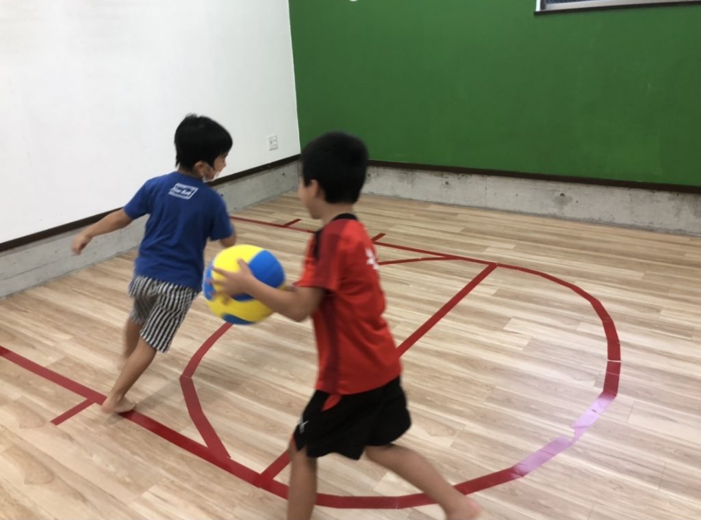 ふぁんた
運動療育メニュー
サークル鬼ごっこ